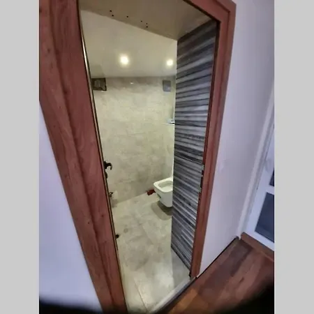 The Penthouse Апартамент *